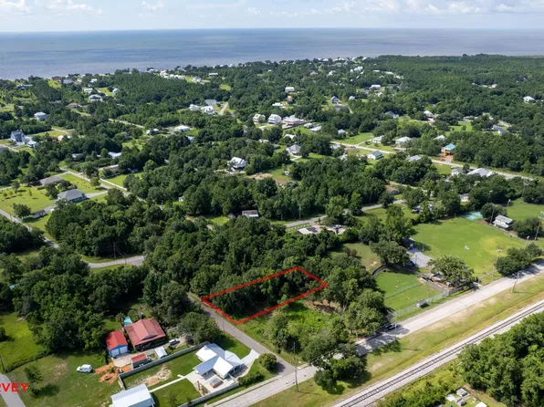 447 Sandy St, Waveland, MS 39576