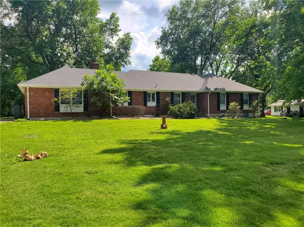 500 Hurricane Hl, Warrensburg, MO 64093