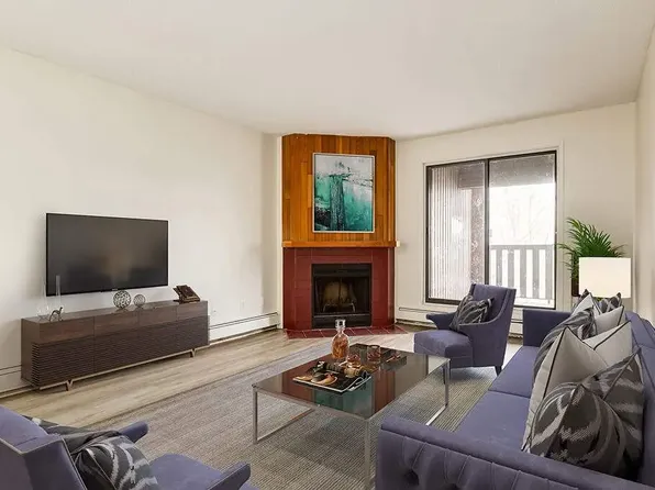 4408A 32nd St #B202, Lloydminster, SK S9V 1S5