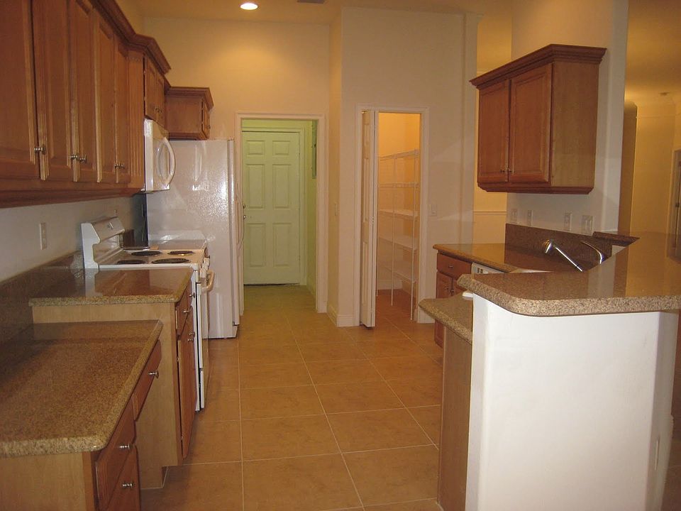 1st image of 530 Siena Ct