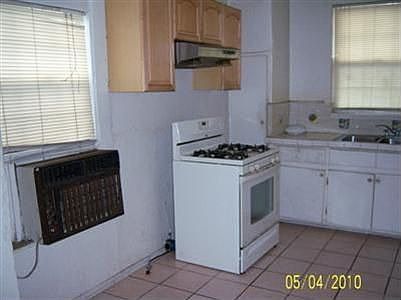 2nd image of 416 S Martin Luther King Dr