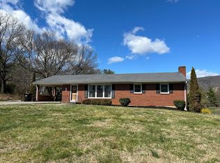 4150 Blue View Dr, Roanoke, VA 24012