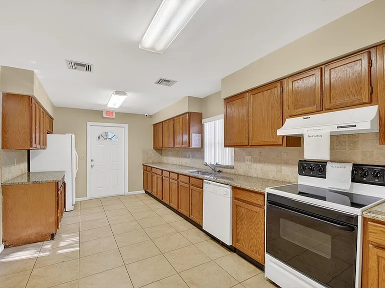 9810 Pineapple Tree Dr #103 — Photo 55