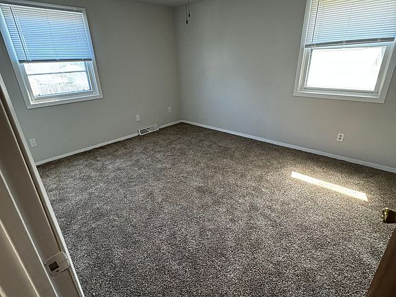 3rd image of 2213 Crary St