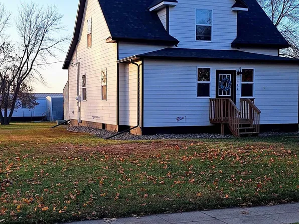 441 N Adams St, Salem, SD 57058