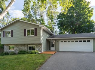 205 Cardinal Ct, Chaska, MN 55318