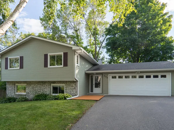 205 Cardinal Ct, Chaska, MN 55318