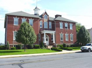 399 Walnut St APT 7, Denver, PA 17517