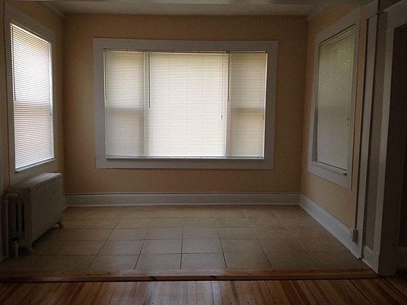 Breakfast nook/sunroom
