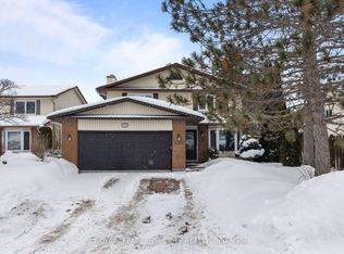 830 Acadian Gdns, Ottawa, ON K1C2V6