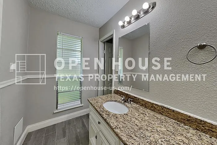 12706 Pantano Dr — Photo 28