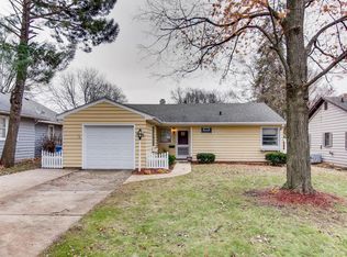 210 S Elmwood Dr, Aurora, IL 60506