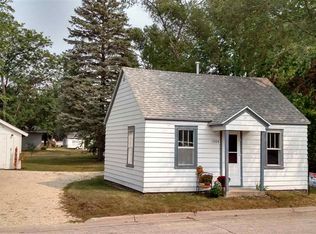 1304 S 11th St, Prairie Du Chien, WI 53821