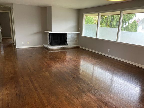 3rd image of 615 Bryant Ave