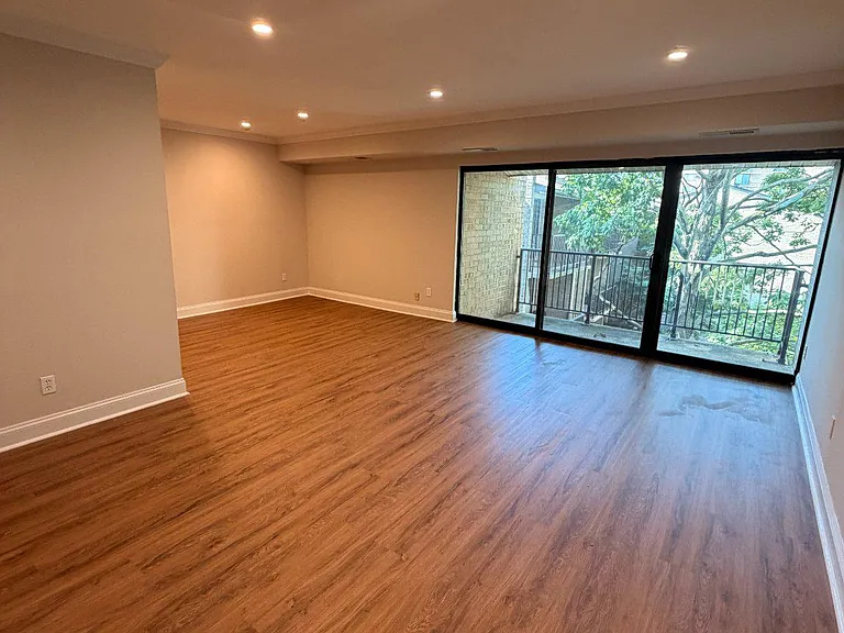 6 Monroe St #301 — Photo 5