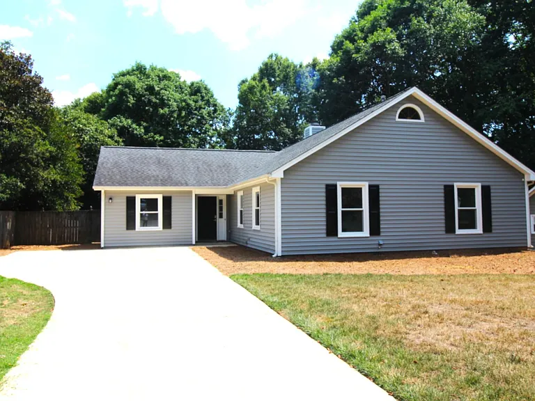 6727 River Hills Dr — Photo 1