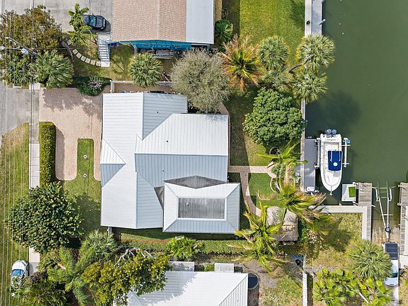 5th image of 245 Center Street