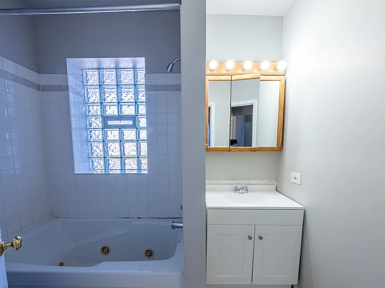 6211 S Woodlawn Ave #B — Photo 11