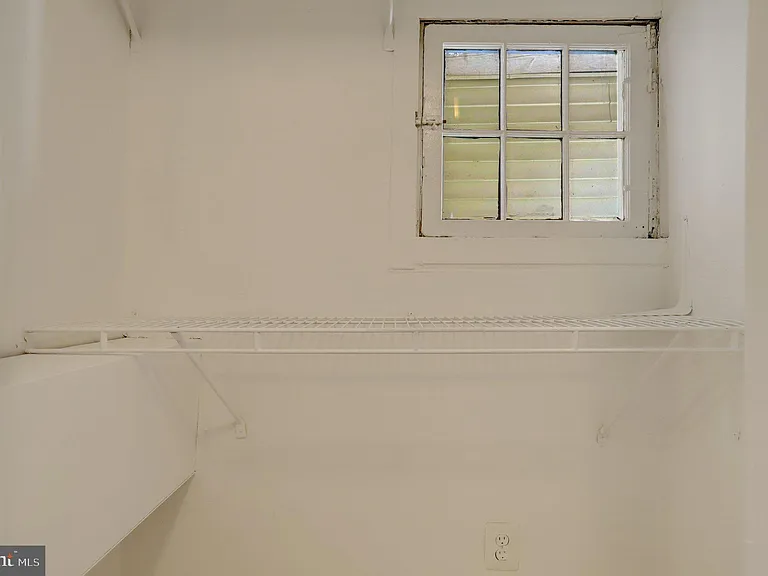 619 N Henry St — Photo 25
