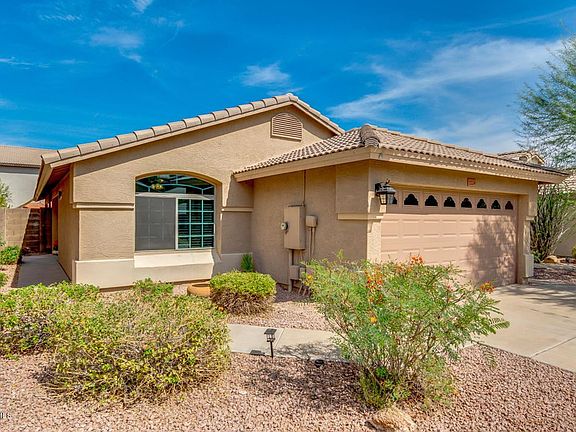 3rd image of 2224 E Paraiso Dr