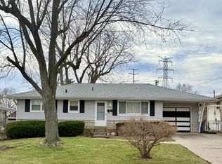 470 Hundley Dr, Florissant, MO 63031