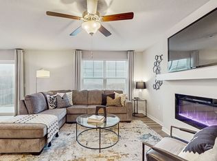 1033 Daisy Ln, Waukee, IA 50263