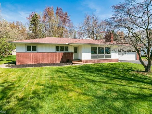 8749 Warrendale Dr, Mentor, OH 44060