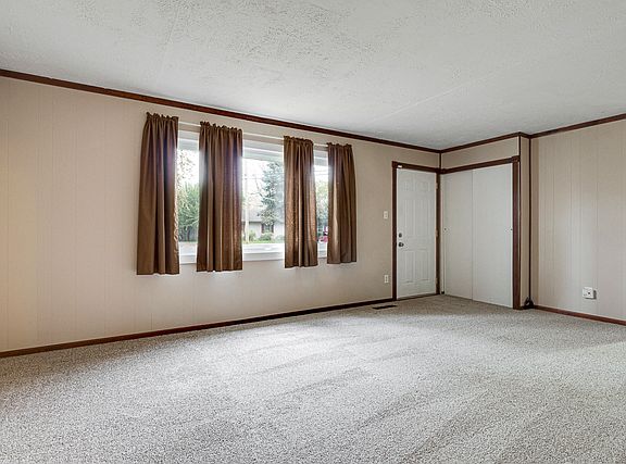 3rd image of 2100 Marmion Ave