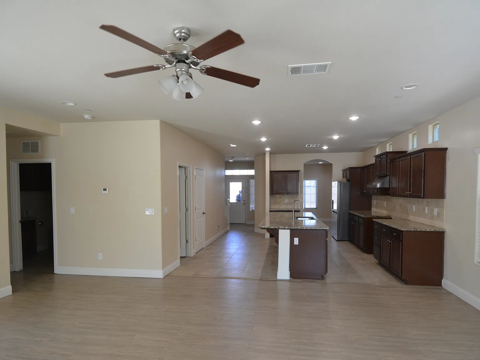 4 bed, 3.5 bath, 2972 sqft, $3,500 — Photo 3