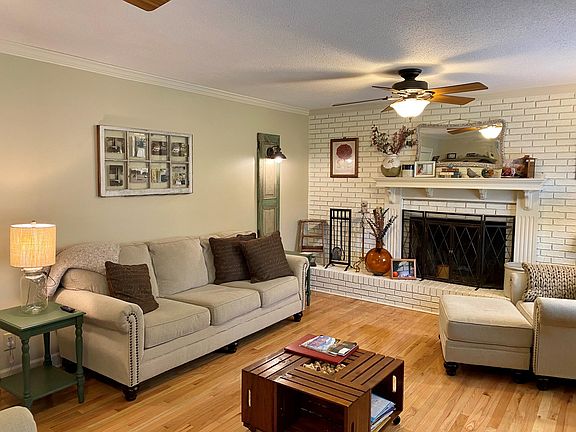 4th image of 1304 Wilton Ln