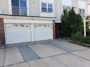 15-40 215th St #1, Bayside, NY 11360