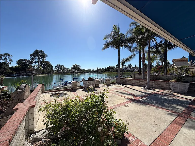 1553 Chalgrove Dr — Photo 14