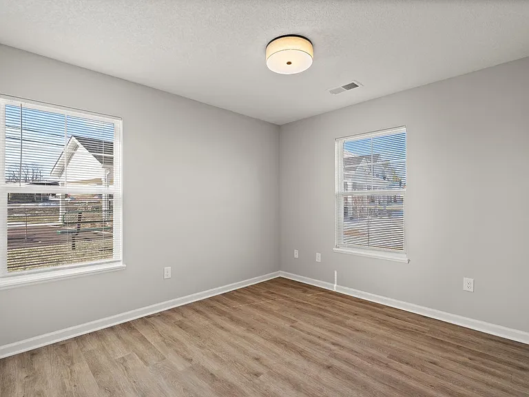 Foxtail Pointe — Photo 15