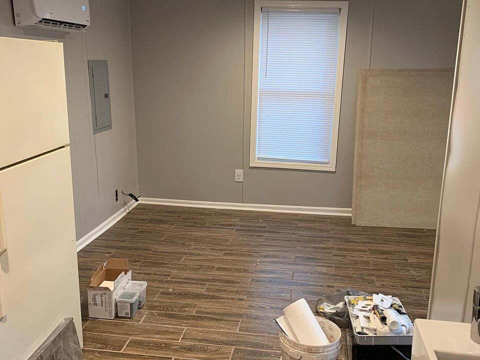 1st image of 209 W Pine St APT 4