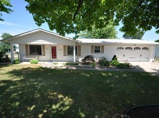 930 Mallory Dr, Saint Charles, MO 63303