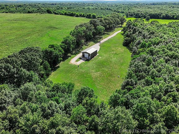 5th image of 1552 Green Acres Rd