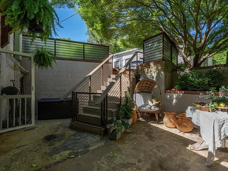 585 White Cir #402 — Photo 33