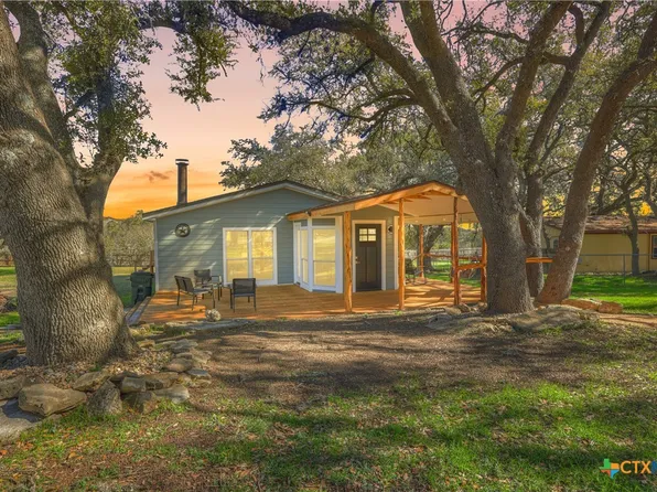440 Farhills Dr, Spring Branch, TX 78070