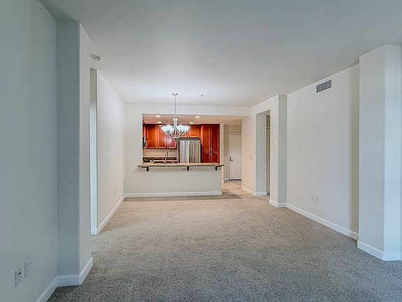 3rd image of 423 7th St Unit 404