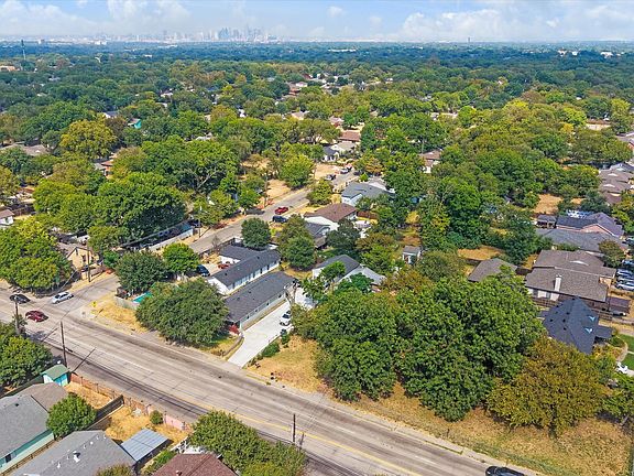 4th image of 1812 S Cockrell Hill Rd