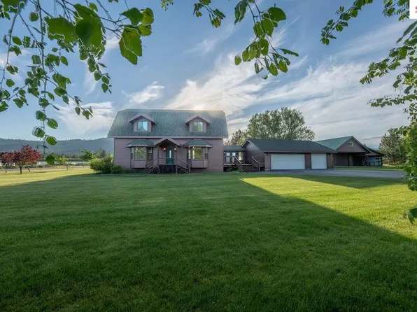 32 Beverly Dr, Sagle, ID 83860