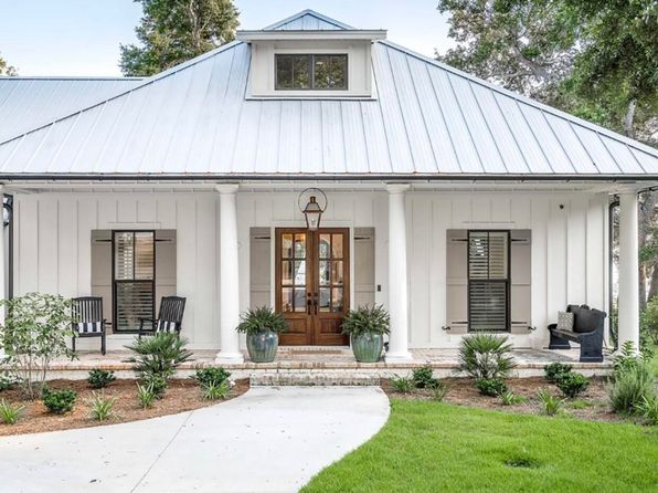106 Broad River Dr, Santee, SC 29142