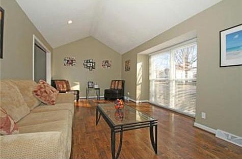4th image of 10412 Wedd St