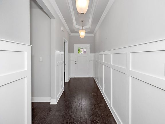 3rd image of 207 Blackwood Dr NW