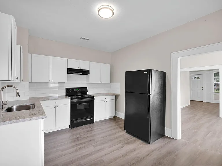 6418 Sapphire Dr — Photo 9
