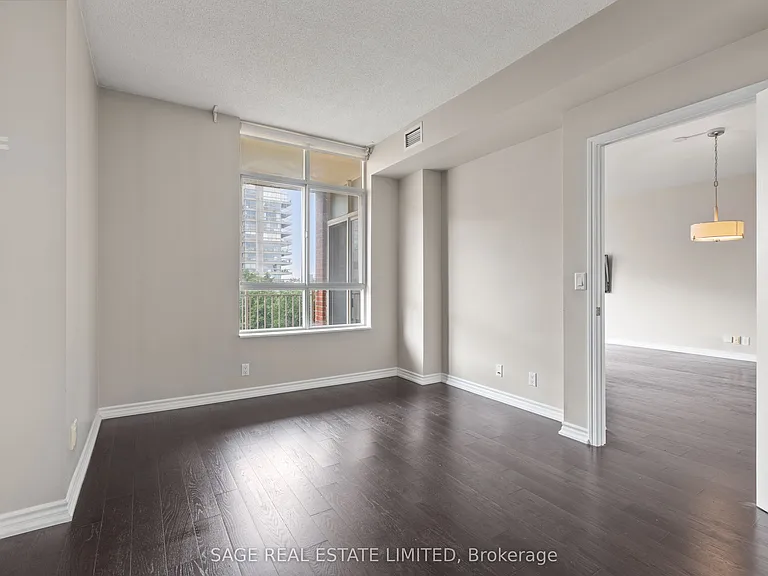 1 Deer Park Cres #803 — Photo 29