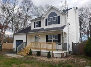 107 Stackyard Dr, Mastic Beach, NY 11951