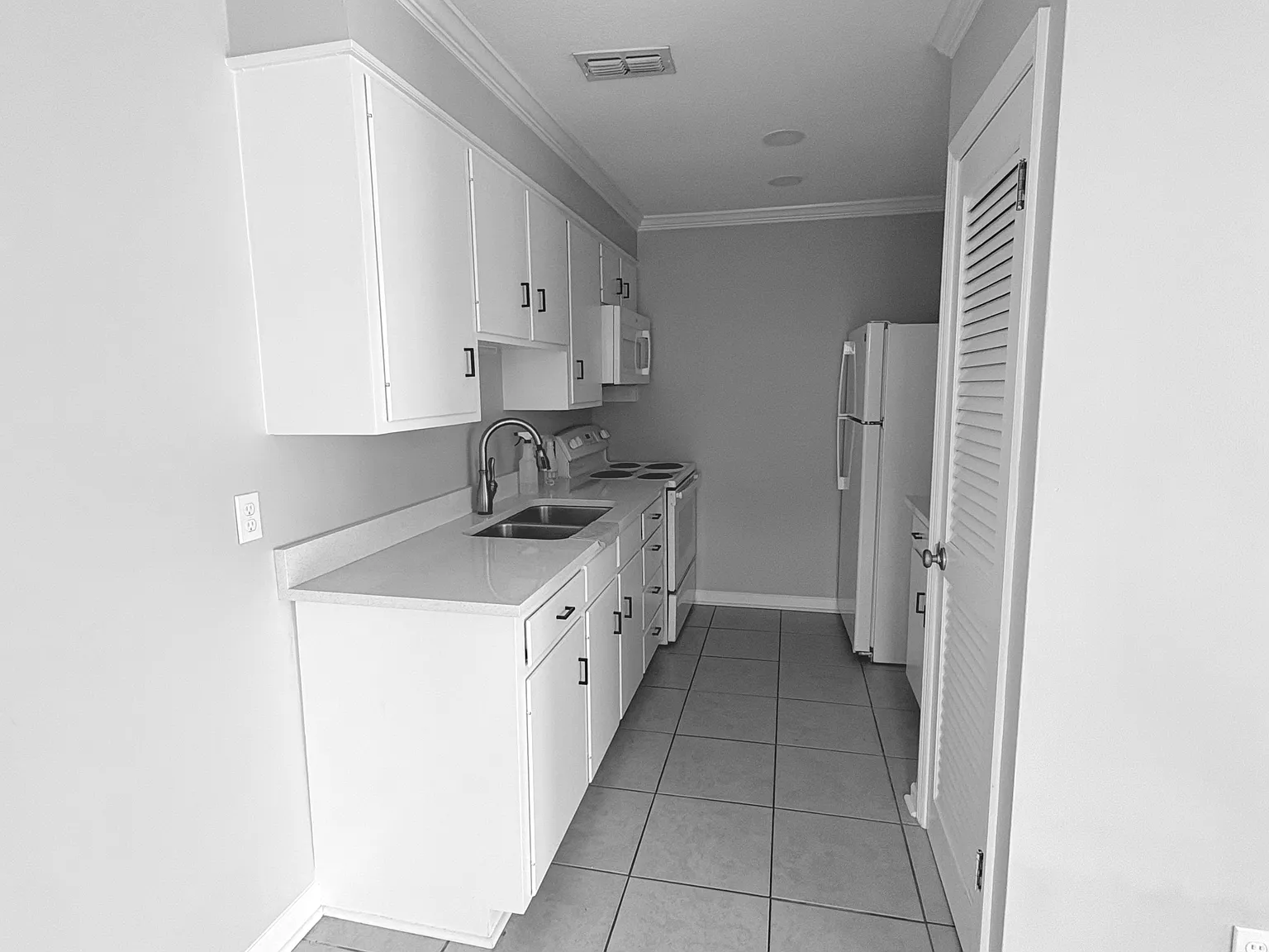 1 bed, 600 sqft, $1,000 — Photo 2