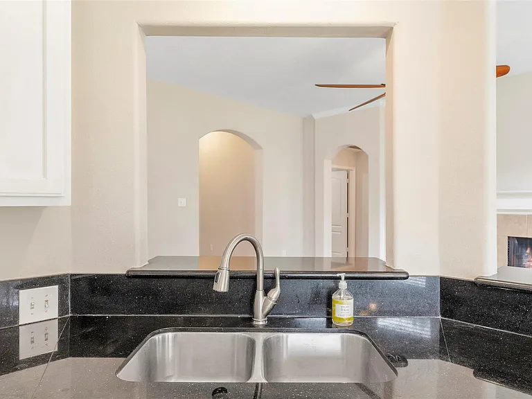 210 Leisure Dr — Photo 16
