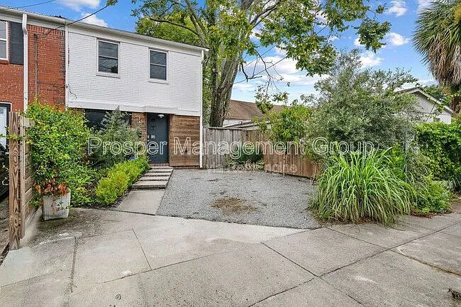 201 Nassau St — Photo 2